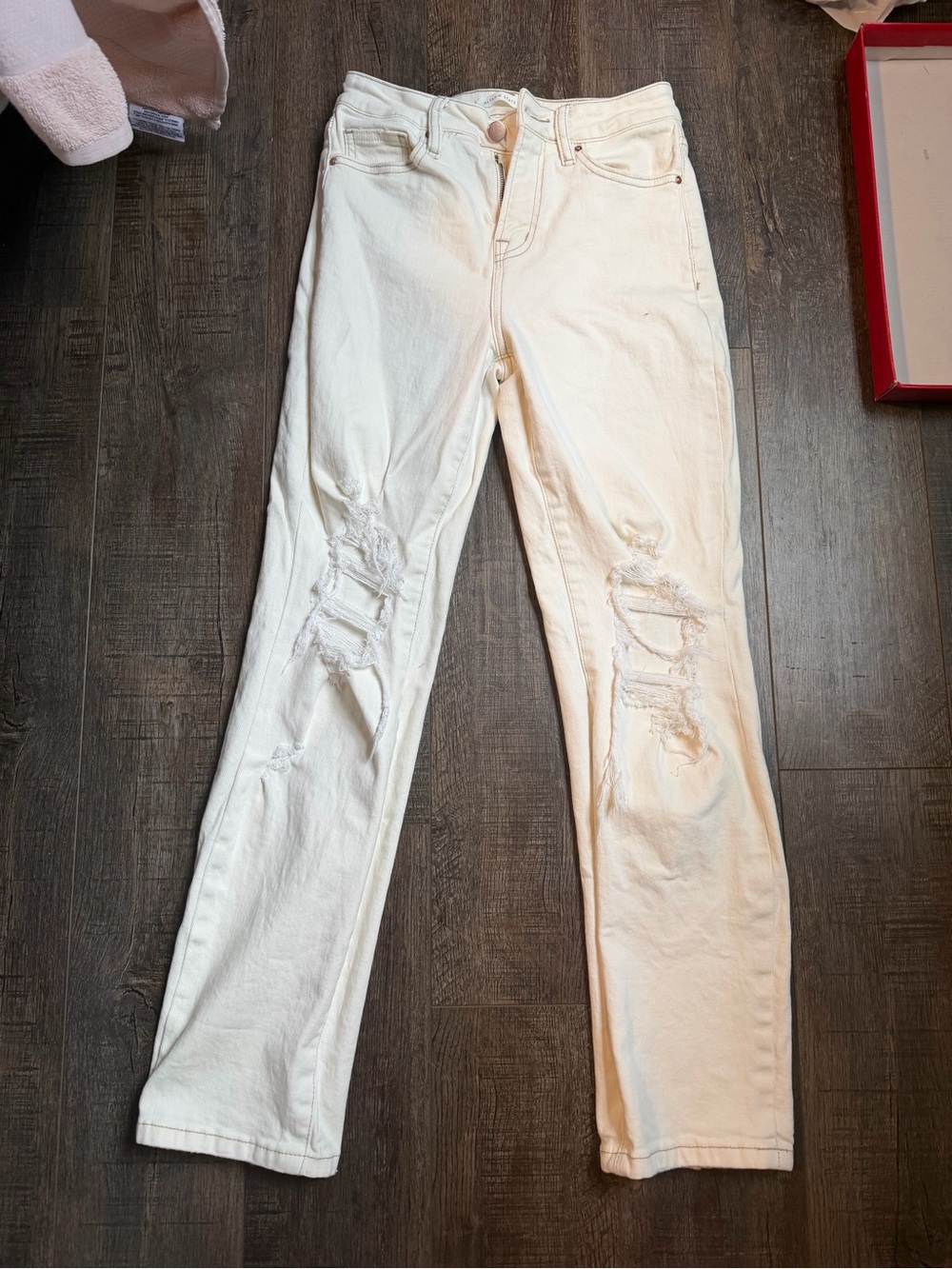 Altar'd State White Distressed Straight-Leg Jeans
